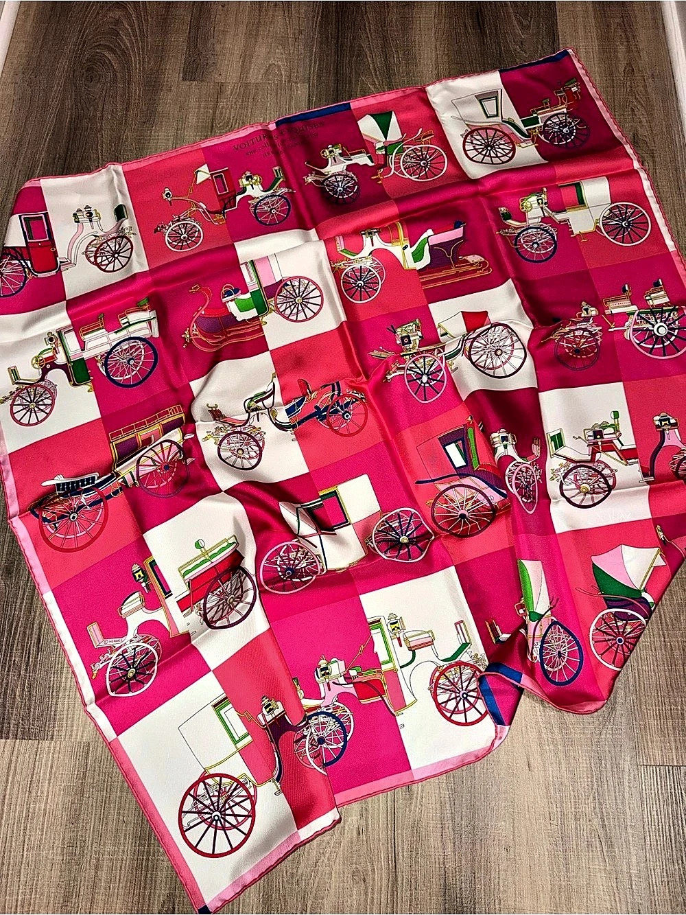 Hermès Voitures Exquises Carré 90 Scarf Pink & White